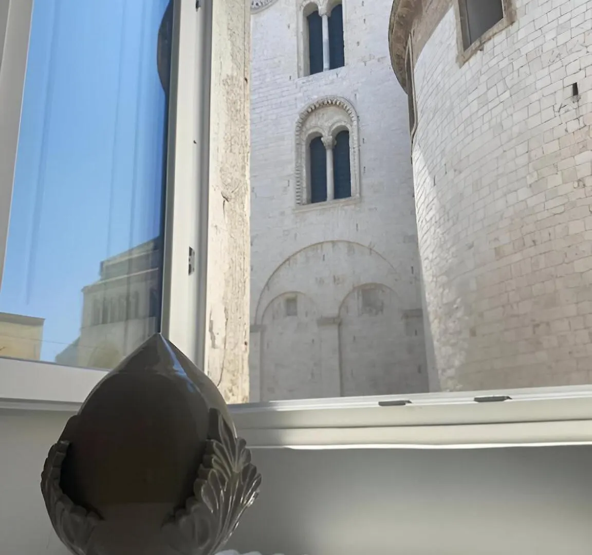 Bari Landlord 8 - Una Finestra Sulla Cattedrale Guest house